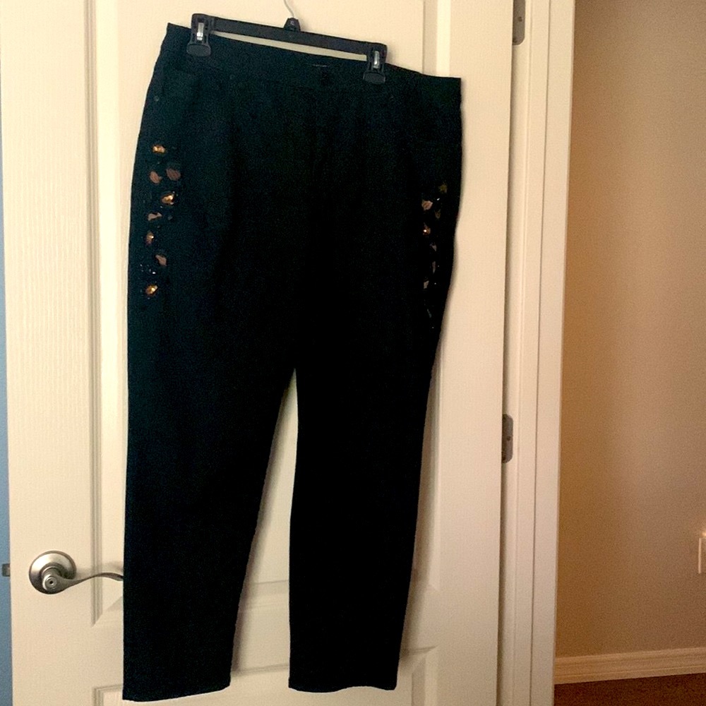 💥New-Chico’s SO SLIMMING Girlfriend ankle pants P 3(XL-16)💥